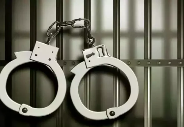 2028910-1980518-arrested
