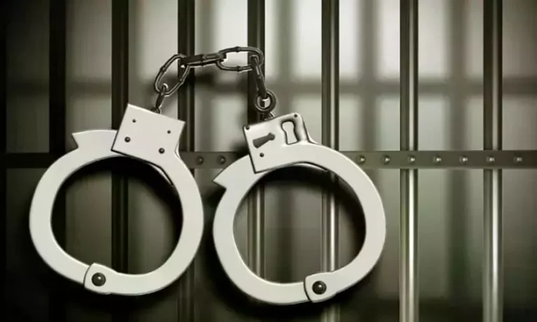 2028910-1980518-arrested